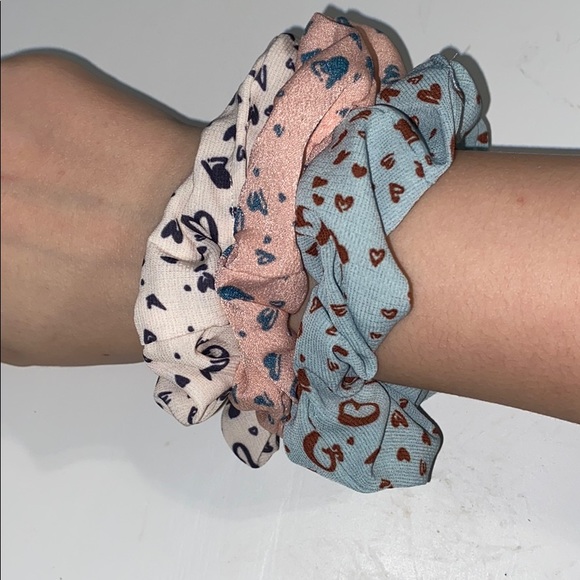 3 Heart Design Scrunchies - Picture 2 of 2